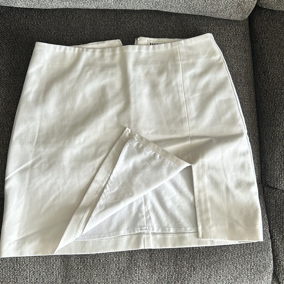 Sunday Best White Skirt - Picture 4 of 4